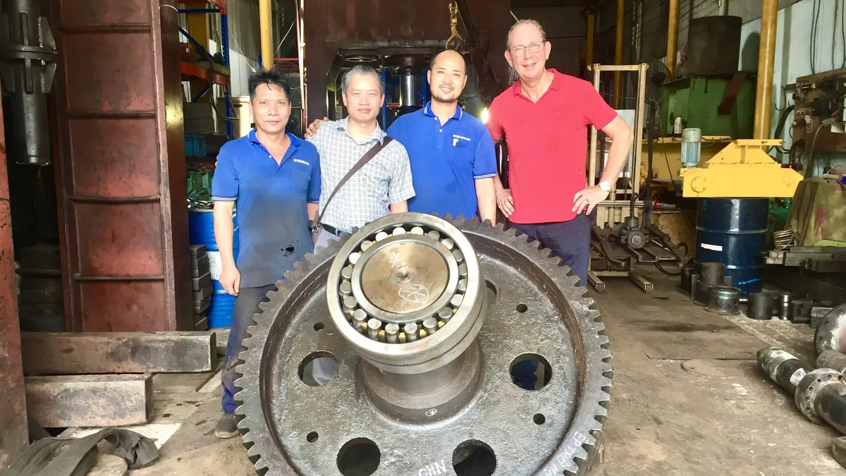 Máy gia nhiệt trung tần